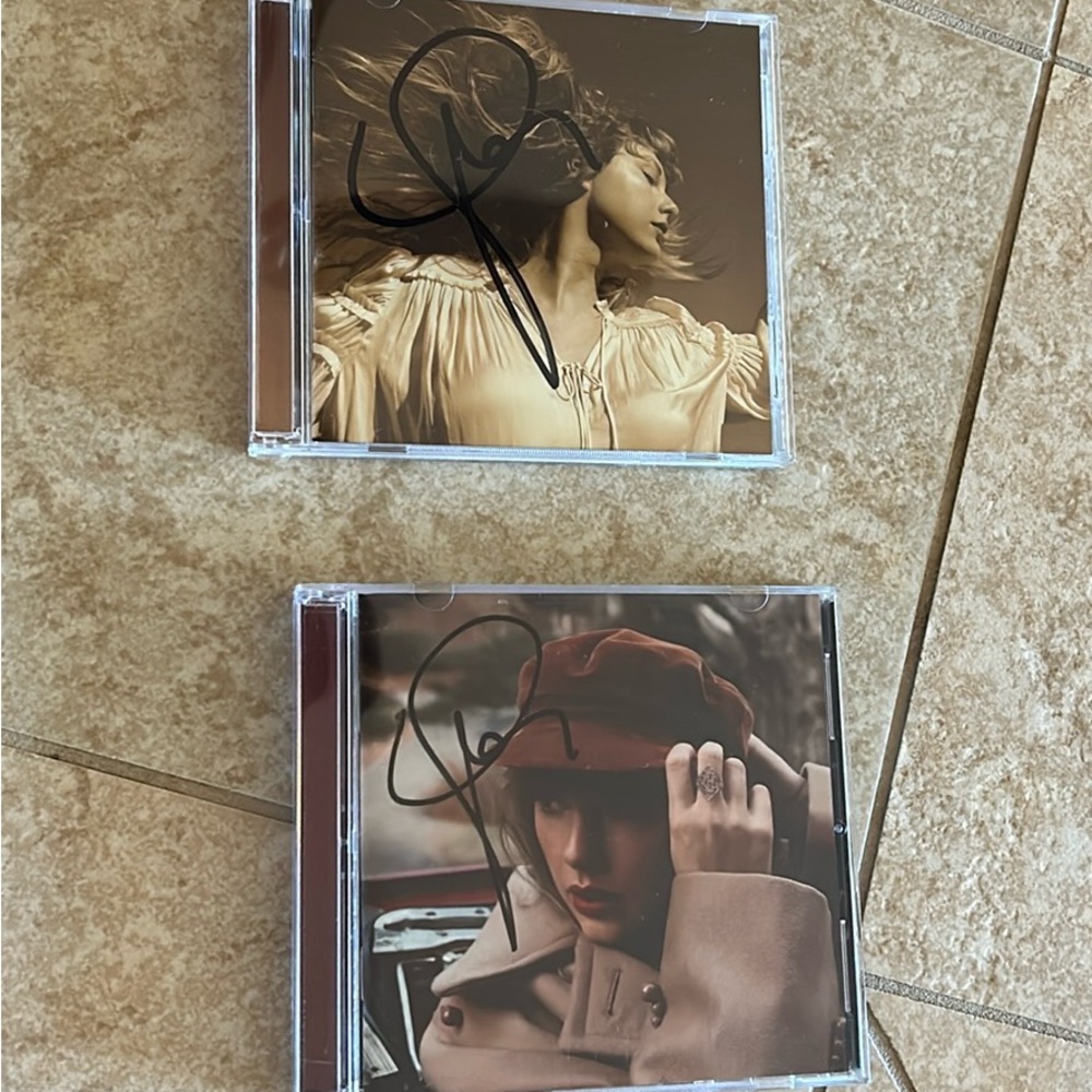 DO NOT BUY - reserved for @timabuys - Taylor Swift Fearless and Red signed